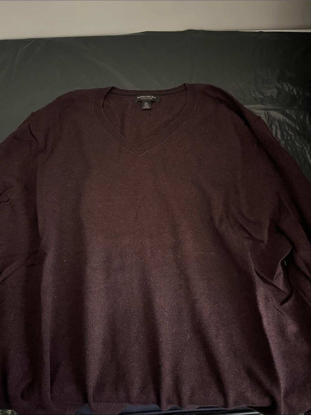 Banana Republic Men's V-Neck Sweater - Deep Burgundy Silk/Cotton/Cashmere